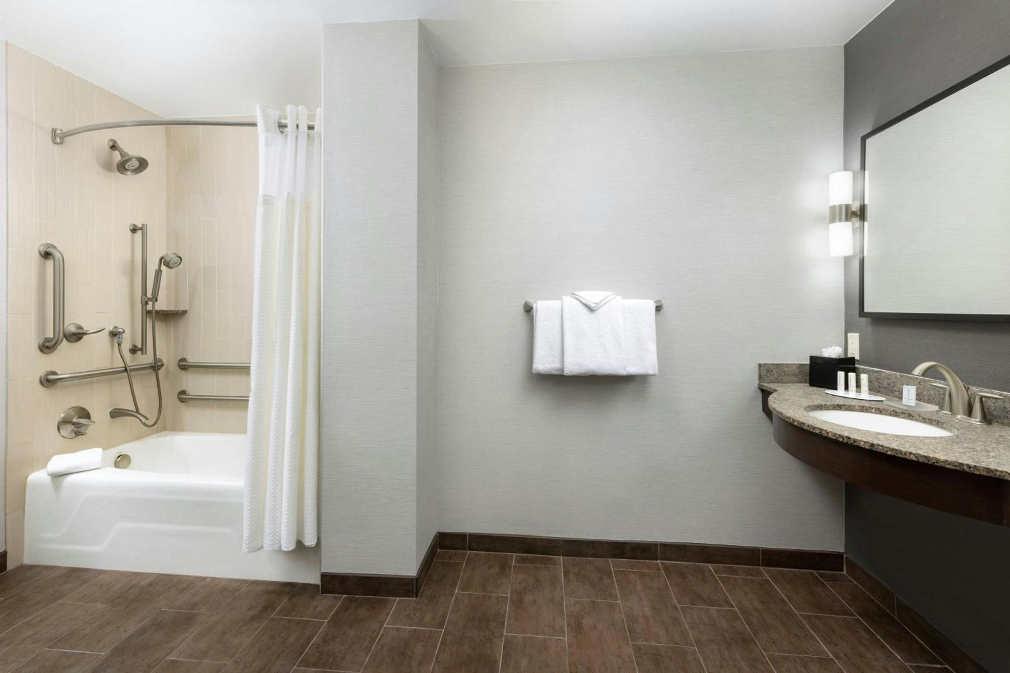 Courtyard By Marriott Angeles Woodland Hills Hotel Los Angeles
